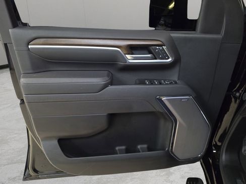 Used 2025 Chevrolet Silverado 3500 High Country w/ Technology Package image 4