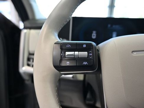 Used 2025 Hyundai Santa Fe SEL image 24