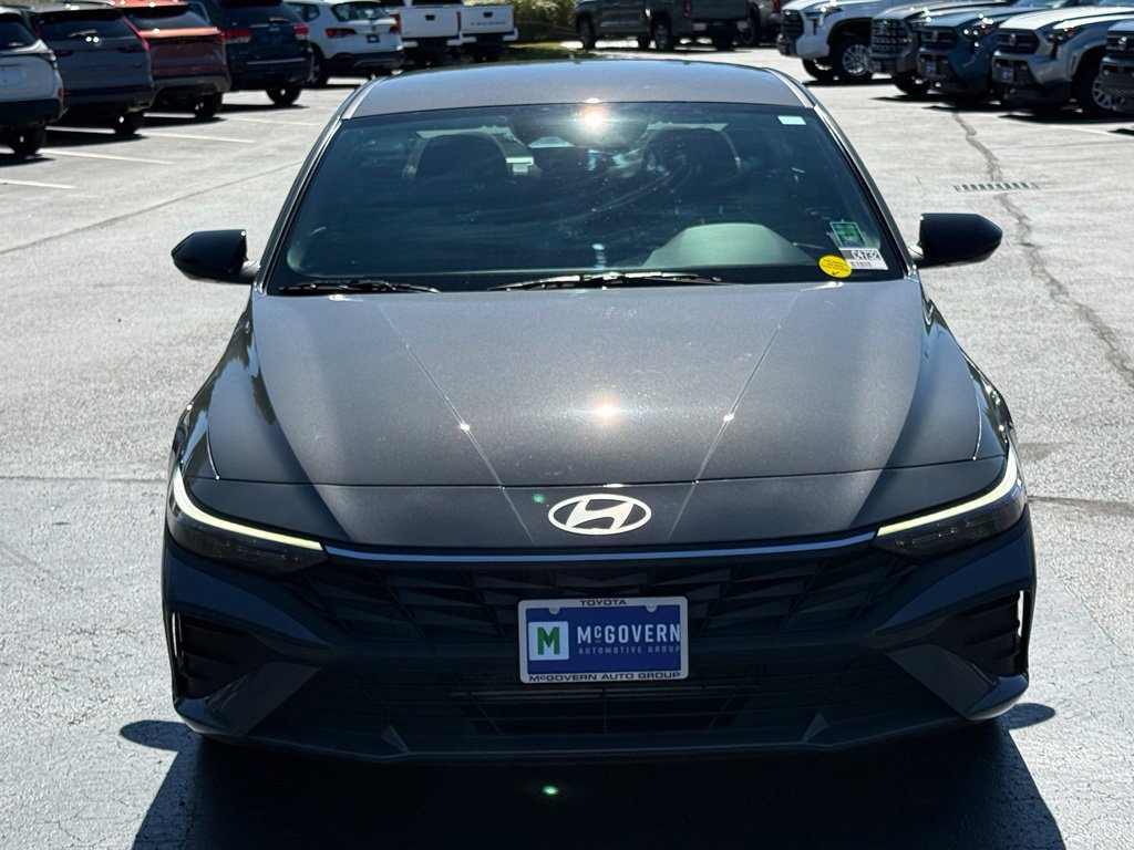 Used 2025 Hyundai Elantra Sport FWD image 12