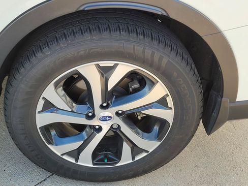 Used 2021 Subaru Outback Limited AWD/4WD image 2