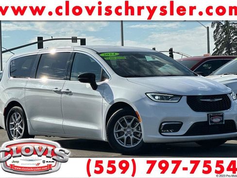 Used 2024 Chrysler Pacifica Touring-L image 1