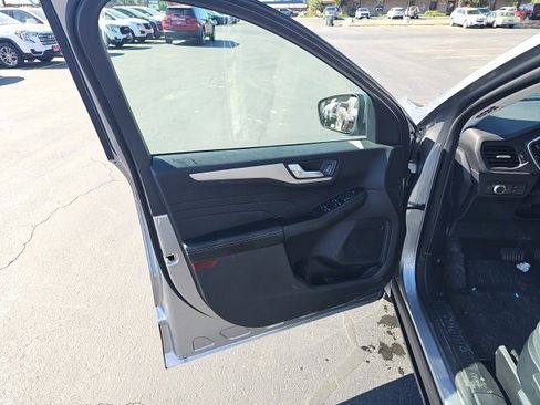 Used 2021 Ford Escape SE w/ Cold Weather Package image 29