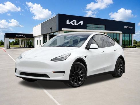 Used 2020 Tesla Model Y Long Range AWD/4WD image 1