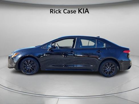 Used 2023 Toyota Corolla LE image 3