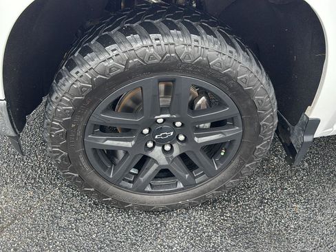 Used 2023 Chevrolet Silverado 1500 LT image 33