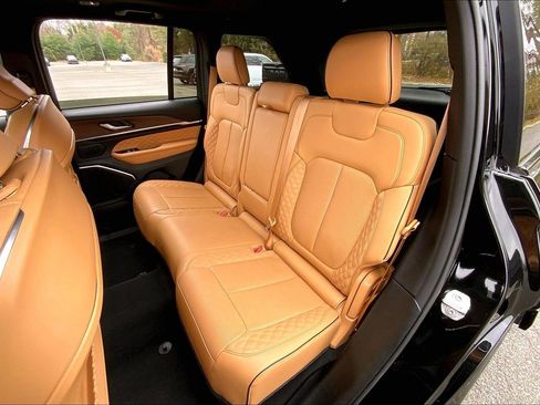 Used 2023 Jeep Grand Cherokee Summit image 19