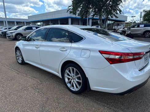 Used 2013 Toyota Avalon XLE Touring FWD image 7