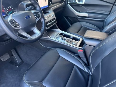 Certified 2022 Ford Explorer XLT w/ Equipment Group 202A image 11