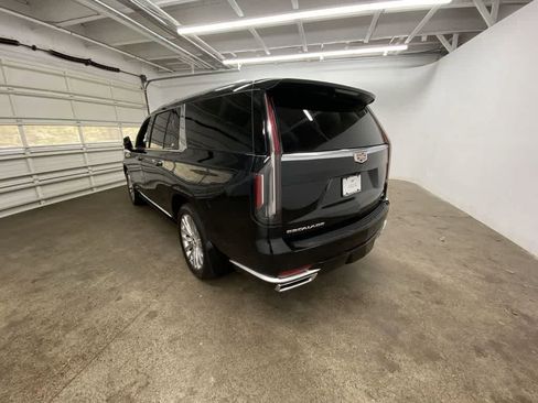 Used 2024 Cadillac Escalade ESV Premium Luxury w/ Performance Package AWD/4WD image 4