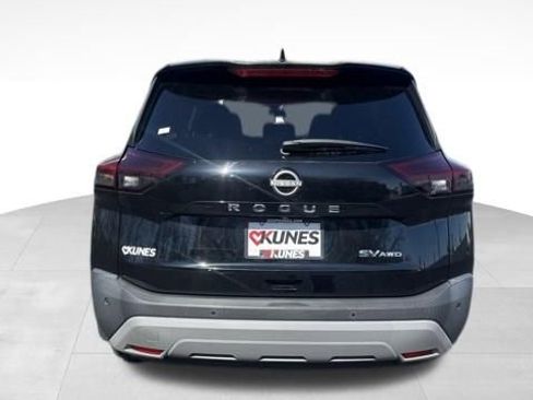 Used 2023 Nissan Rogue SV AWD/4WD image 5
