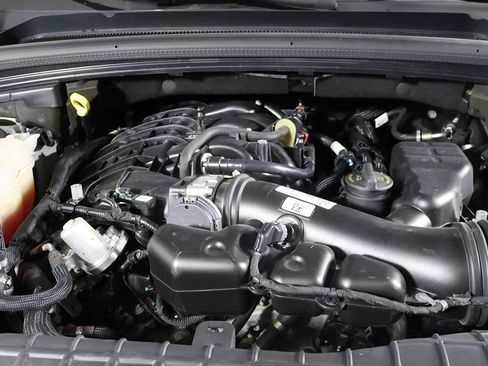 Used 2023 Jeep Grand Cherokee Limited w/ Black Appearance Package image 17