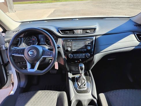 Used 2017 Nissan Rogue S AWD/4WD image 7