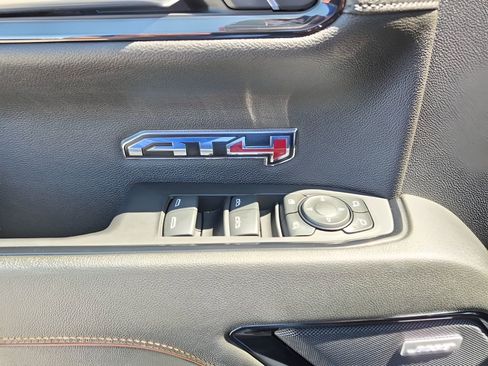Used 2024 GMC Sierra 1500 AT4 w/ Technology Package image 28