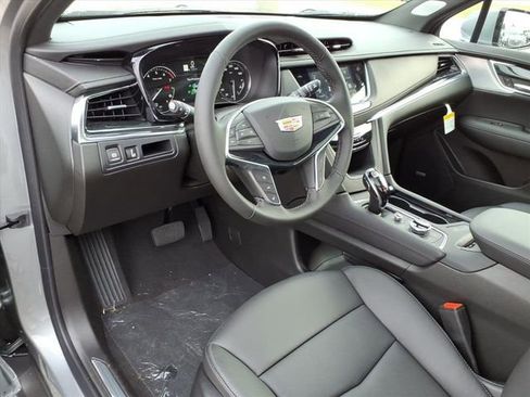 New 2025 Cadillac XT5 Premium Luxury image 3