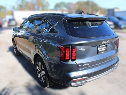 Certified 2023 Kia Sorento S image 11