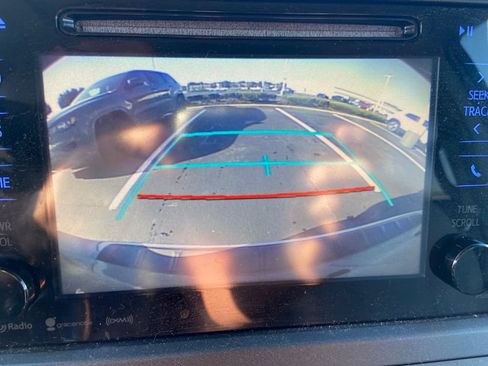 Used 2017 Toyota Sienna XLE AWD/4WD image 18