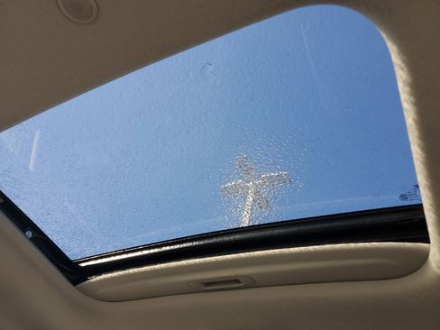 Used 2024 Hyundai Venue SEL image 32