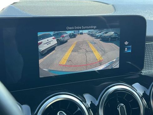 Used 2022 Mercedes-Benz GLB 250 4MATIC image 14