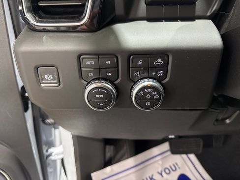 New 2026 GMC Sierra 3500 Denali w/ Denali Reserve Package image 22