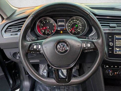 Certified 2020 Volkswagen Tiguan SE R-Line image 18