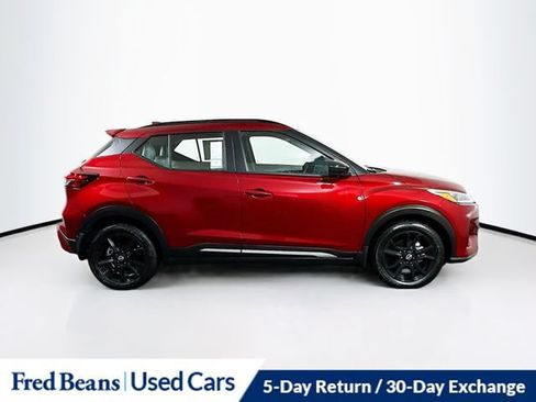 Used 2024 Nissan Kicks SR w/ SR Premium Package FWD image 11