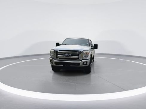 Used 2011 Ford F250 Lariat w/ Lariat Interior Pkg image 4