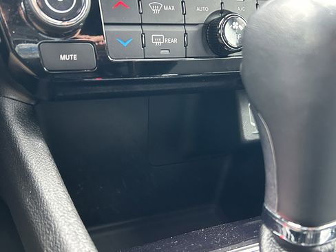 Used 2023 Jeep Compass Limited image 32