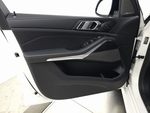 Used 2025 BMW X5 M60i w/ Executive Package image 16