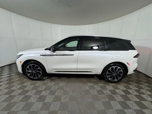 New 2026 Lincoln Nautilus Reserve image 2