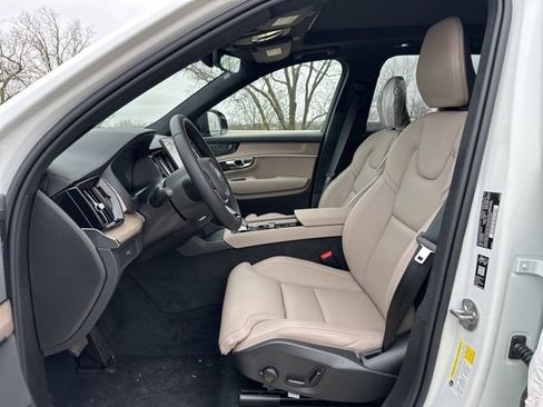 New 2026 Volvo XC90 B6 Ultra w/ Lounge Package image 13