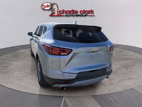 Used 2025 Chevrolet Blazer LT image 4