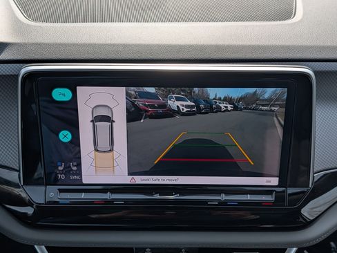 Certified 2025 Volkswagen Atlas Peak Edition SE AWD/4WD image 33
