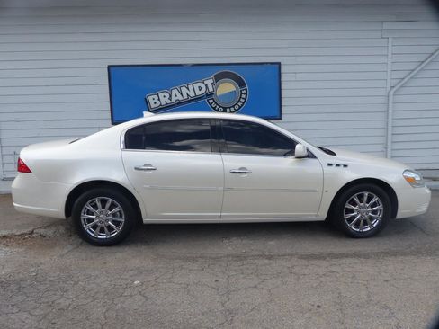 Used 2009 Buick Lucerne CXL image 25
