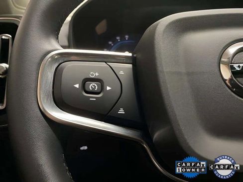 Used 2025 Volvo XC40 B5 Plus image 36