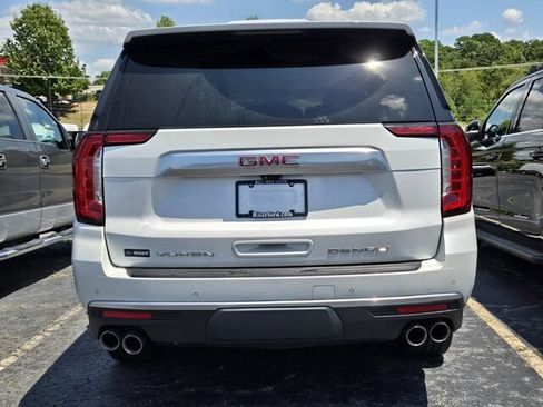 Used 2023 GMC Yukon Denali w/ Advanced Technology Package AWD/4WD image 5