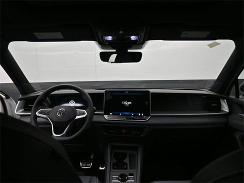New 2026 Volkswagen Tiguan SE R-Line image 10