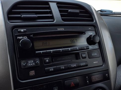 Used 2004 Toyota RAV4 2WD image 7