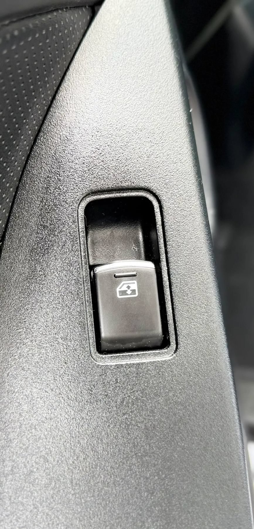 Used 2017 Subaru Forester 2.5i Touring AWD/4WD image 29