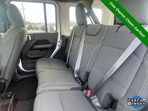 Used 2024 Jeep Wrangler Sahara image 5