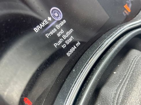 Used 2019 Jeep Grand Cherokee Limited AWD/4WD image 2