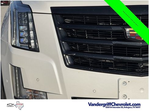 Used 2020 Cadillac Escalade Luxury RWD image 8