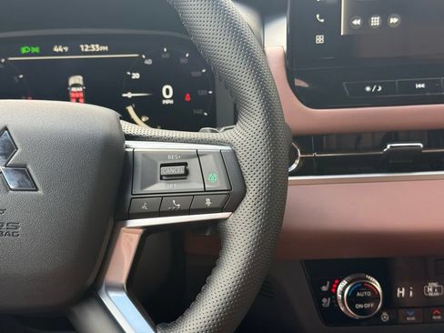 New 2026 Mitsubishi Outlander SEL AWD/4WD image 11