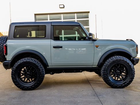 Used 2024 Ford Bronco Badlands image 11