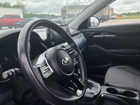 Used 2021 Kia Seltos S AWD/4WD image 9