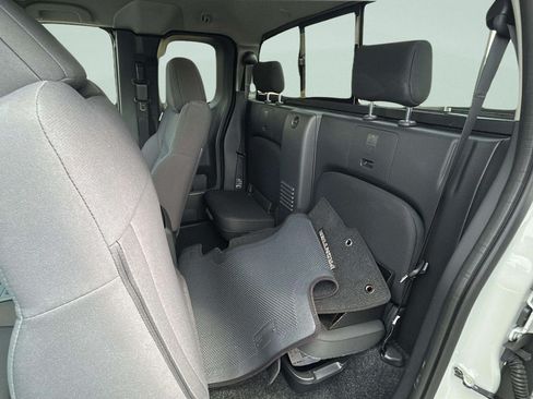 Used 2025 Nissan Frontier S RWD image 24