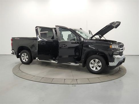Used 2022 Chevrolet Silverado 1500 LT image 9