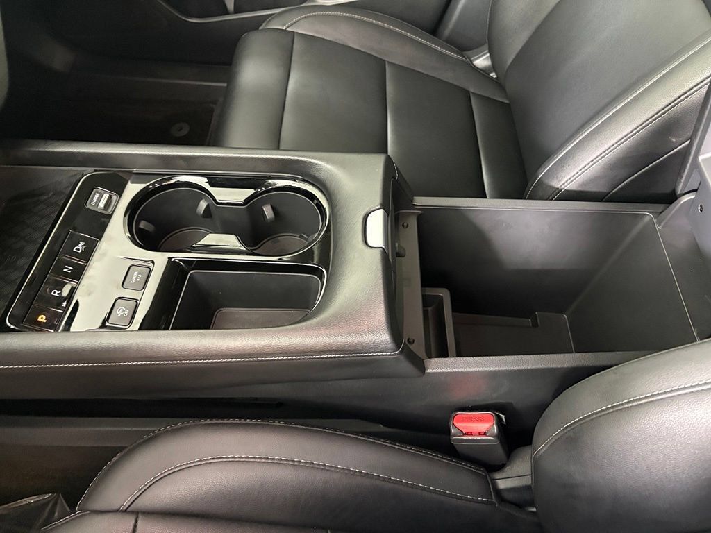 Certified 2025 Nissan Murano SV FWD image 32