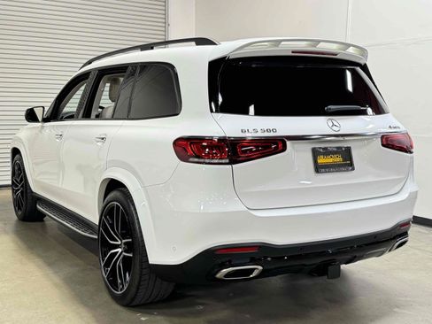 Used 2021 Mercedes-Benz GLS 580 4MATIC image 4