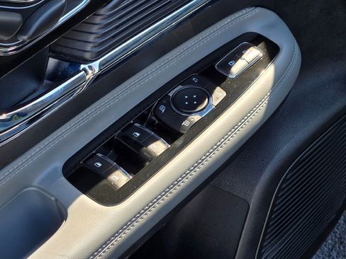 Used 2021 Lincoln Corsair AWD w/ Equipment Group 101A image 21