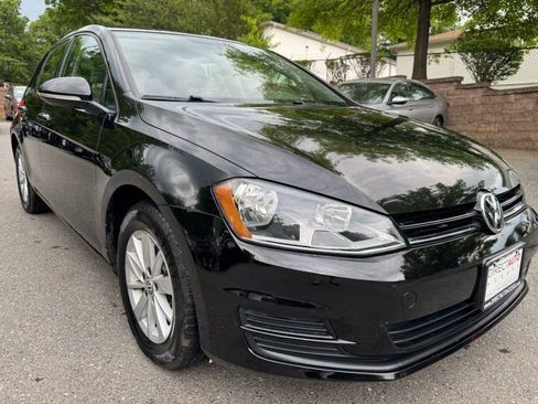 Used 2016 Volkswagen Golf S FWD image 1